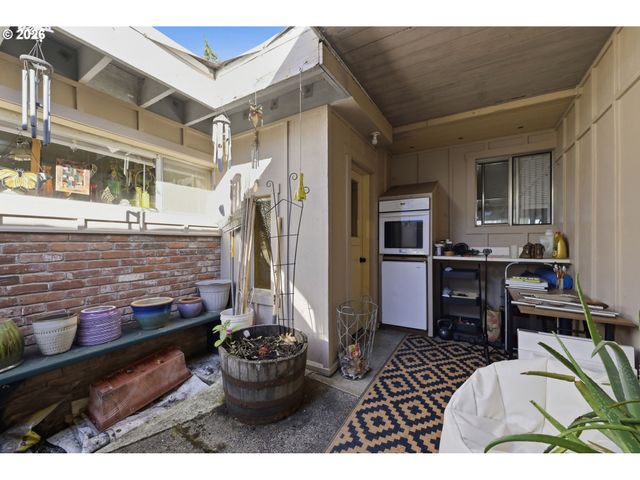 2296 PIERCE St, Eugene, OR 97405