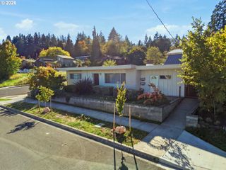 2296 PIERCE St, Eugene, OR 97405