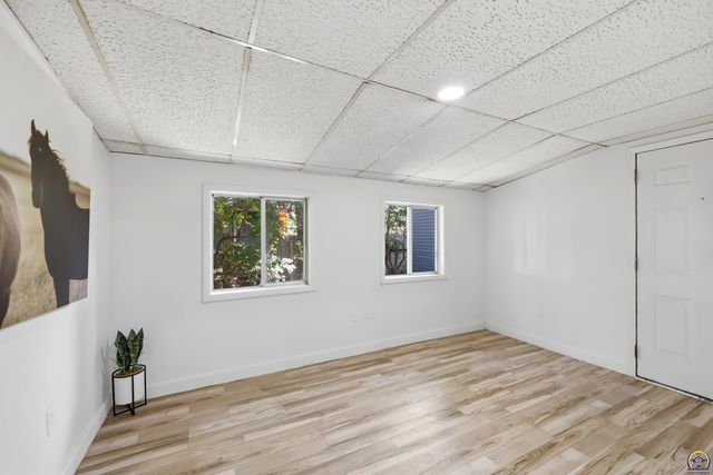 1185 SW MacVicar AVE, Topeka, KS 66604