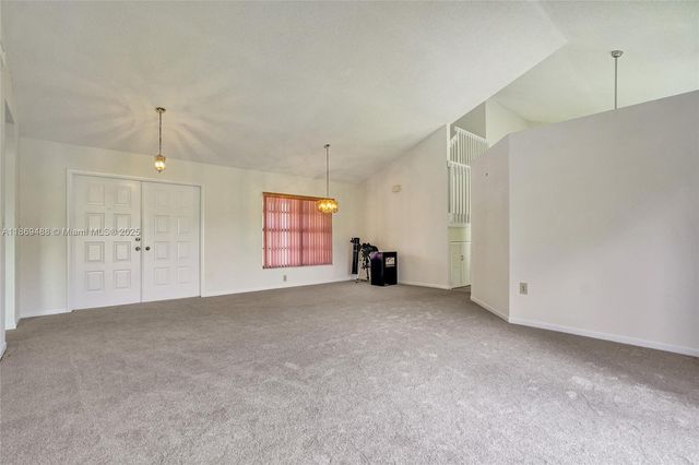 640 Fairfax Ave, Davie, FL 33325
