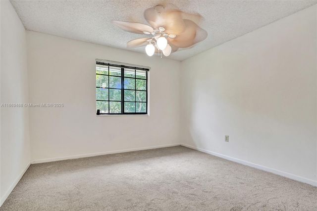 640 Fairfax Ave, Davie, FL 33325