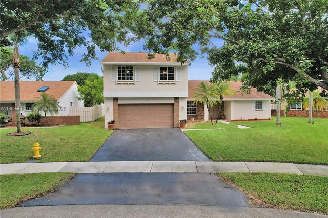 640 Fairfax Ave, Davie, FL 33325