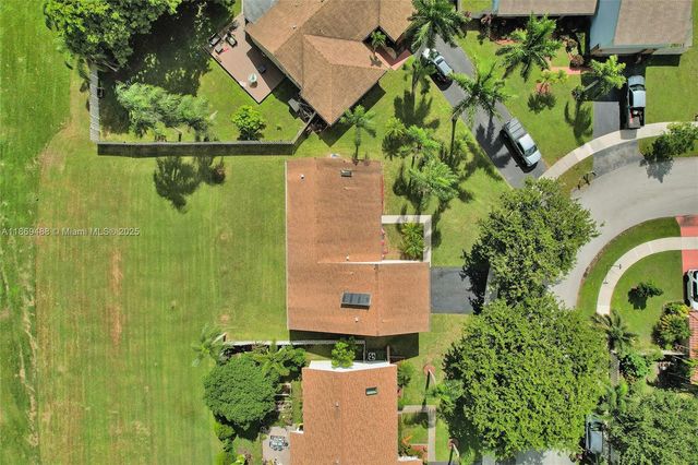 640 Fairfax Ave, Davie, FL 33325