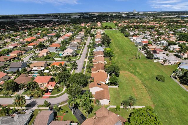 640 Fairfax Ave, Davie, FL 33325