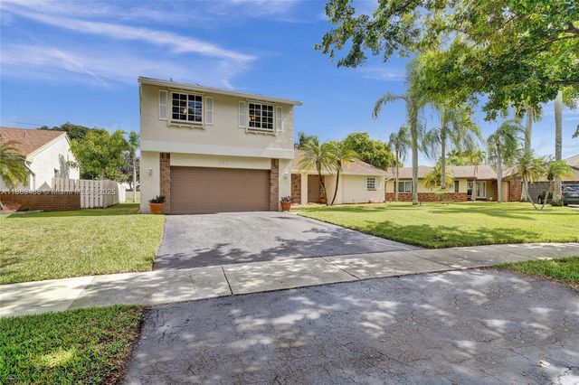 640 Fairfax Ave, Davie, FL 33325