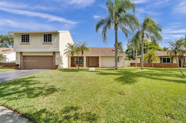 640 Fairfax Ave, Davie, FL 33325