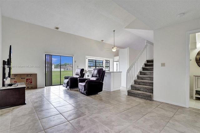 640 Fairfax Ave, Davie, FL 33325