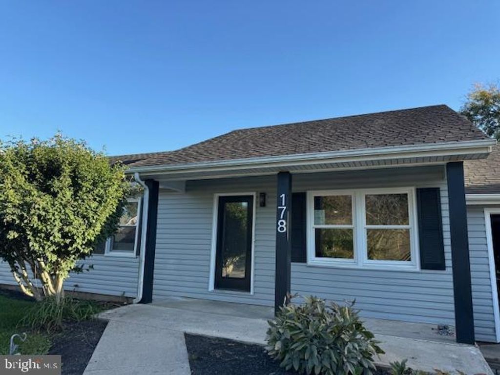 178 FULTON AVE, Charles Town, WV 25414