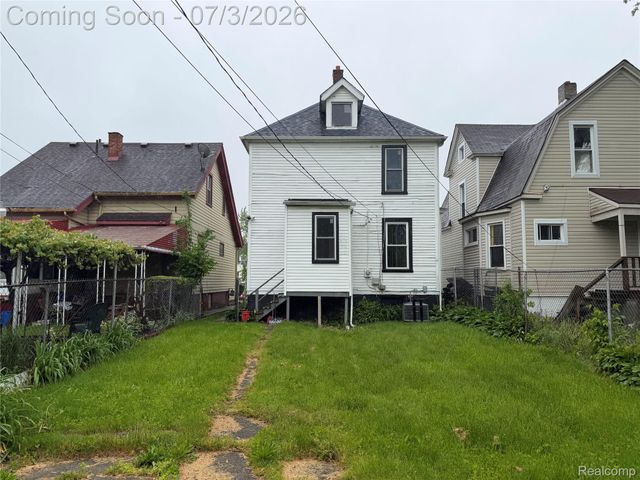 7743 E Canfield Street, Detroit, MI 48214
