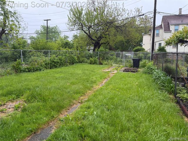 7743 E Canfield Street, Detroit, MI 48214