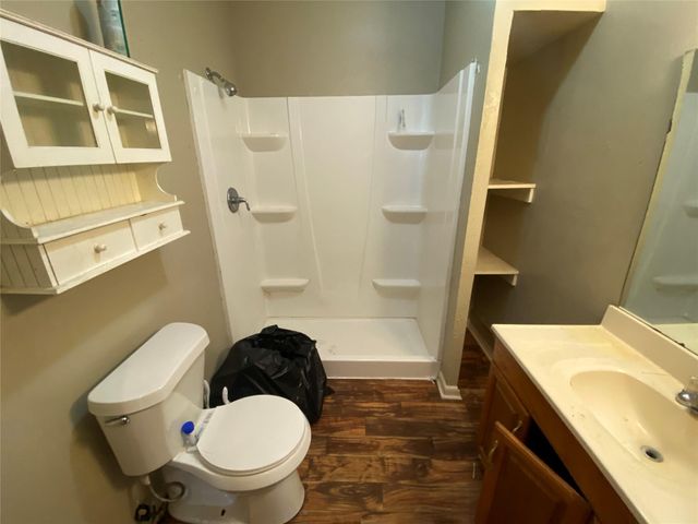 8926 Courtney Drive, Highlands, TX 77562