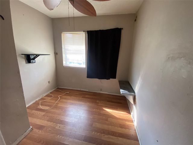 8926 Courtney Drive, Highlands, TX 77562