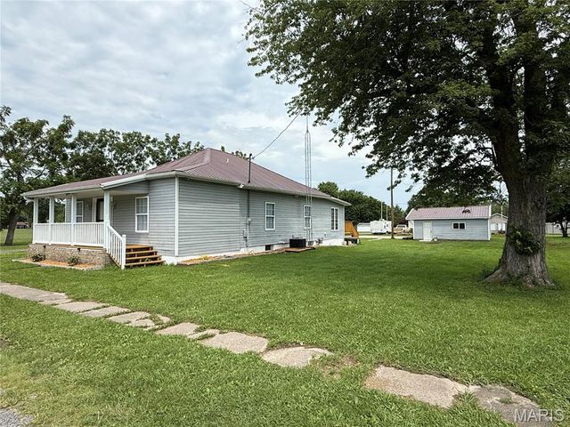 100 School Street, Wilsonville, IL 62093