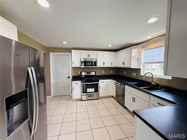 100 School Street, Wilsonville, IL 62093