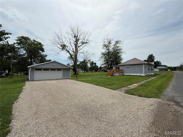 100 School Street, Wilsonville, IL 62093