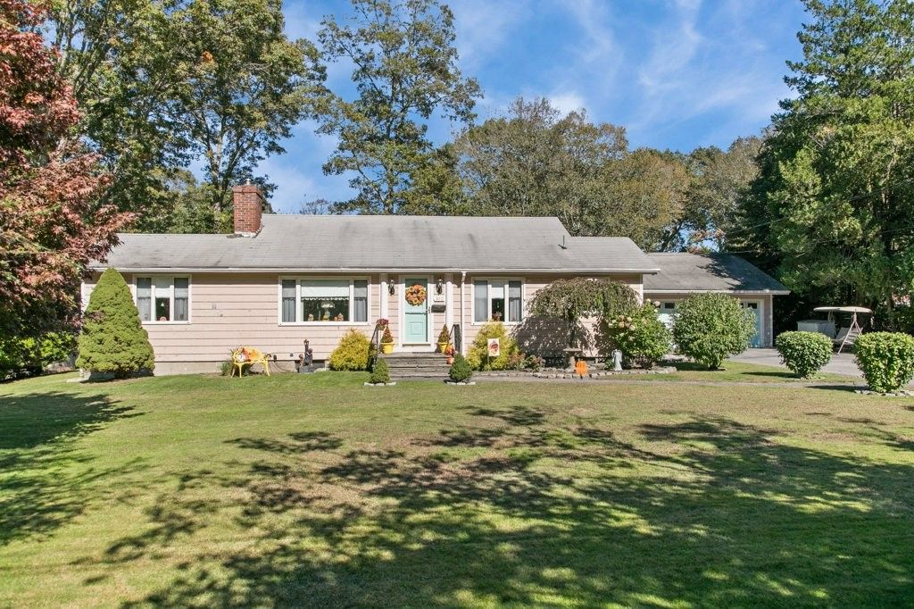 102 Hayden Avenue, Tiverton, RI 02878