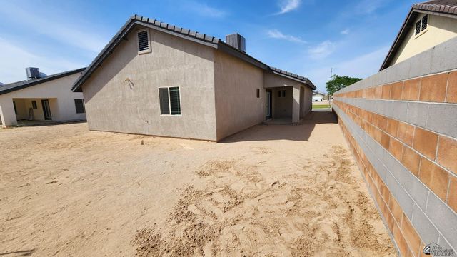 4241 E Los Olivos Dr, San Luis, AZ 85336