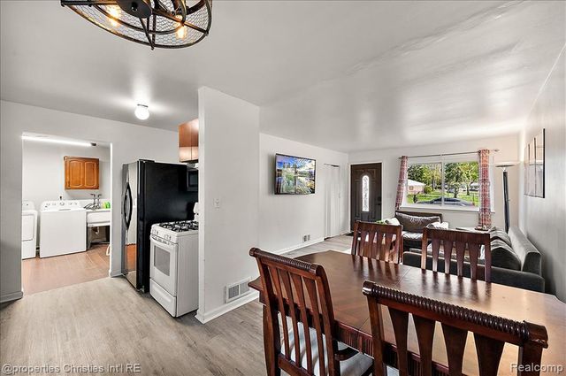 27001 Stacy Street, Taylor, MI 48180