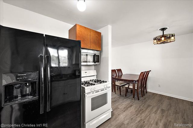 27001 Stacy Street, Taylor, MI 48180