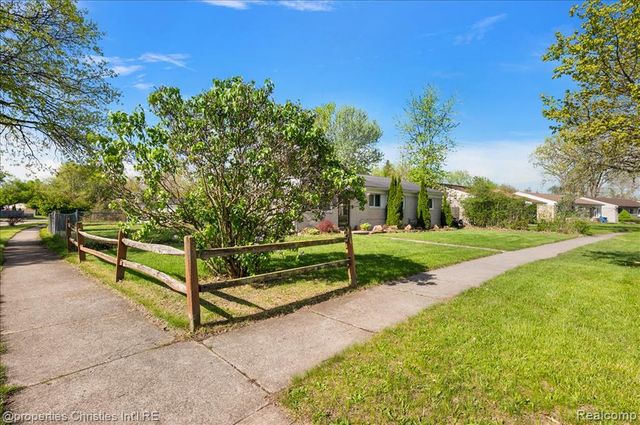 27001 Stacy Street, Taylor, MI 48180