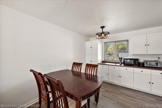 27001 Stacy Street, Taylor, MI 48180