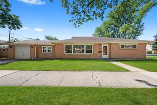 1621 S Crescent Avenue, Park Ridge, IL 60068