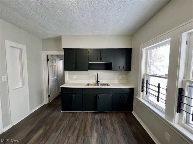 907 Rondel Road, Cleveland, OH 44110