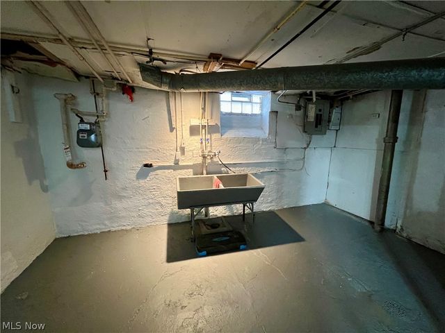 907 Rondel Road, Cleveland, OH 44110