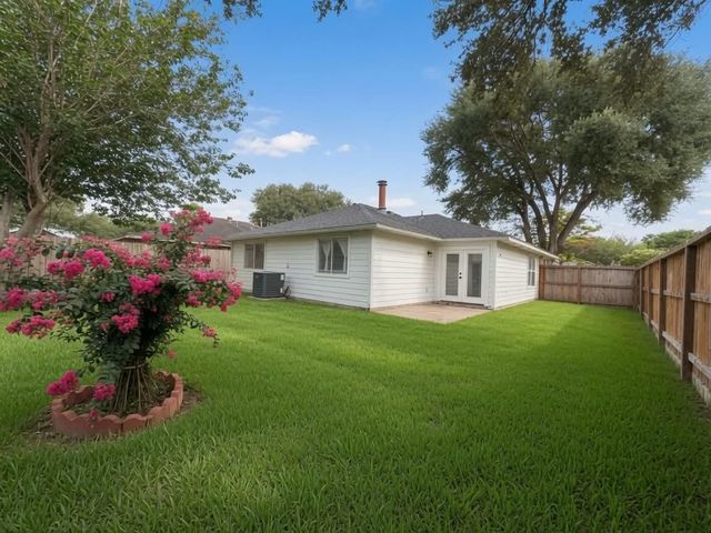 15515 Town Green Drive, Houston, TX 77083