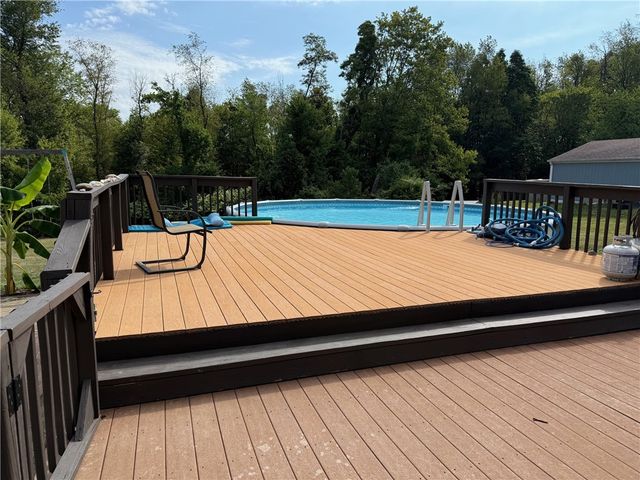 1825 Barclay Hill Rd, Industry, PA 15009