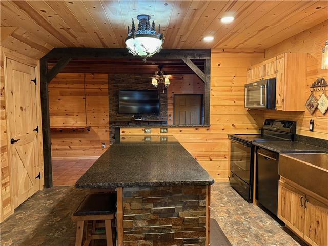 1825 Barclay Hill Rd, Industry, PA 15009