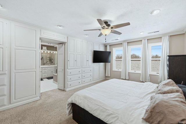 2032 Old Oak Drive, West Lafayette, IN 47906