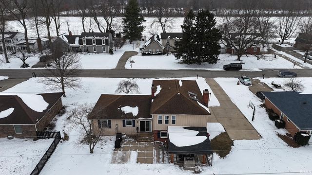 2032 Old Oak Drive, West Lafayette, IN 47906