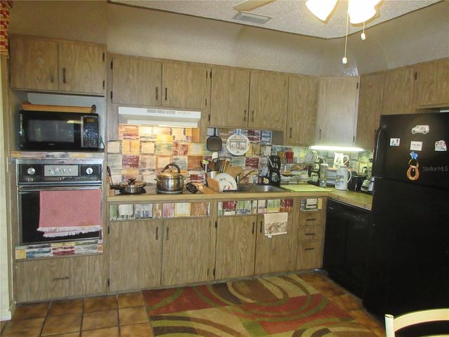 17051 SE 61ST PLACE, Ocklawaha, FL 32179