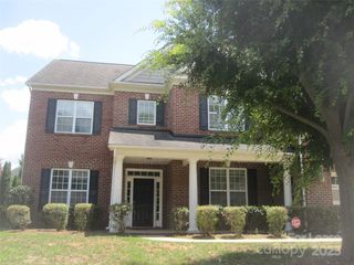 9613 Woburn Road, Charlotte, NC 28277