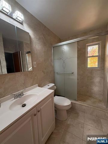 10 Center, Cresskill, NJ 07626