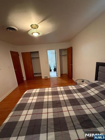 10 Center, Cresskill, NJ 07626