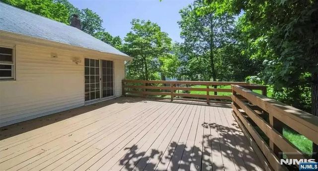 10 Center, Cresskill, NJ 07626