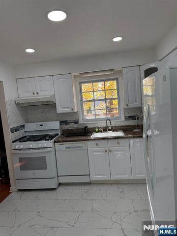10 Center, Cresskill, NJ 07626