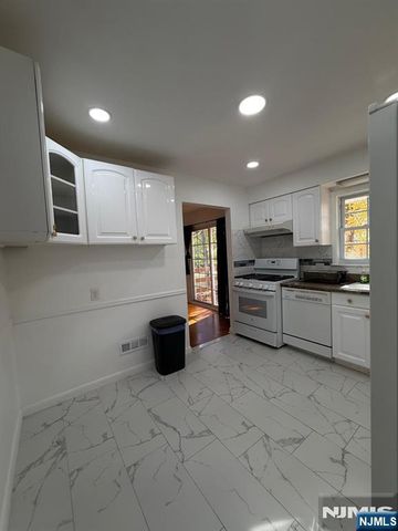 10 Center, Cresskill, NJ 07626