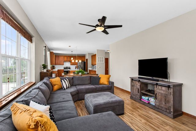 2589 Savanna Drive, Wauconda, IL 60084