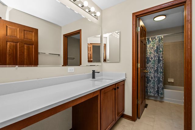 2589 Savanna Drive, Wauconda, IL 60084