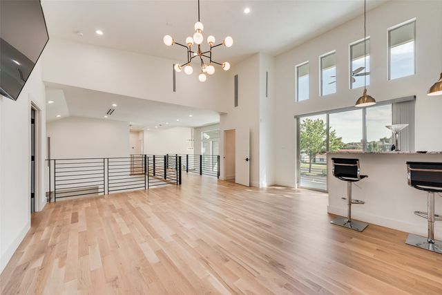 6411 Royal Lane, Dallas, TX 75230