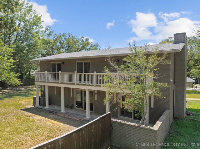 2222 Cloverleaf Place, Ardmore, OK 73401