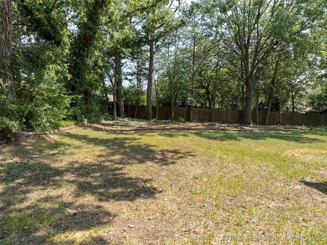 2222 Cloverleaf Place, Ardmore, OK 73401