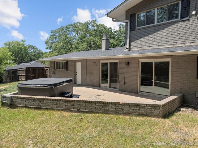 2222 Cloverleaf Place, Ardmore, OK 73401