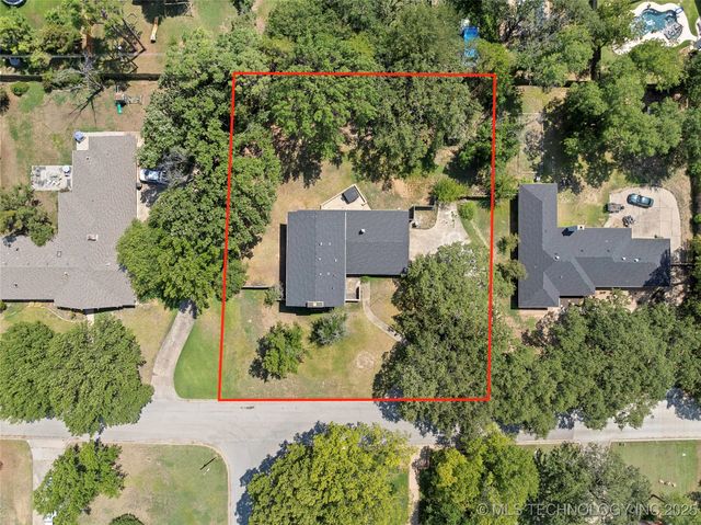 2222 Cloverleaf Place, Ardmore, OK 73401