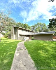 2222 Cloverleaf Place, Ardmore, OK 73401