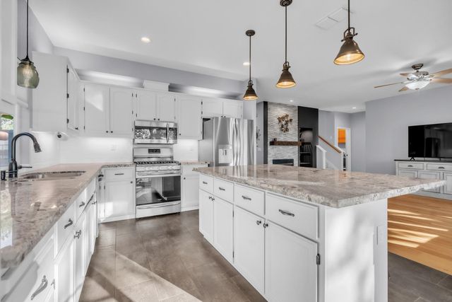 112 Gisler Ct, Folsom, CA 95630