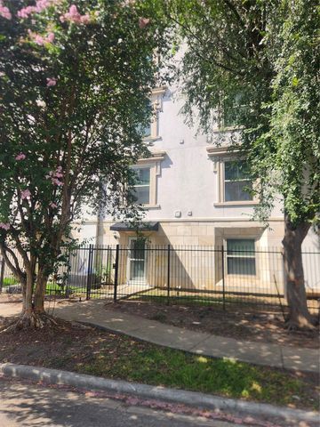 3501 Chenevert Street 2, Houston, TX 77004